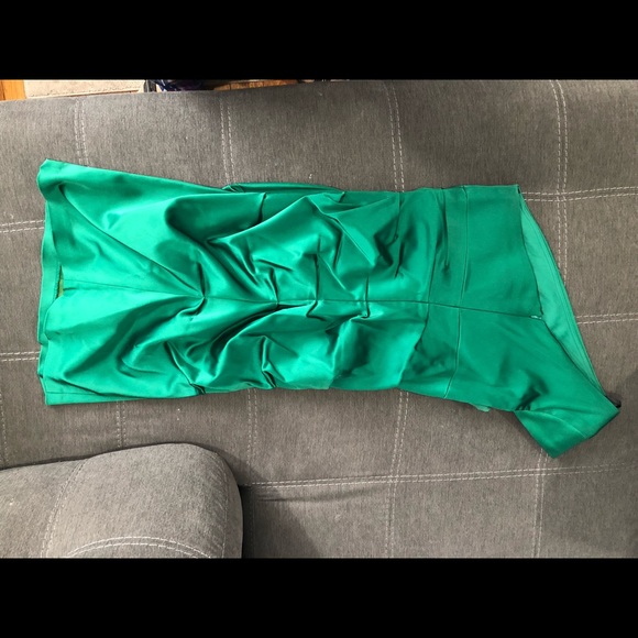 One-Shoulder Green dress - Picture 4 of 6